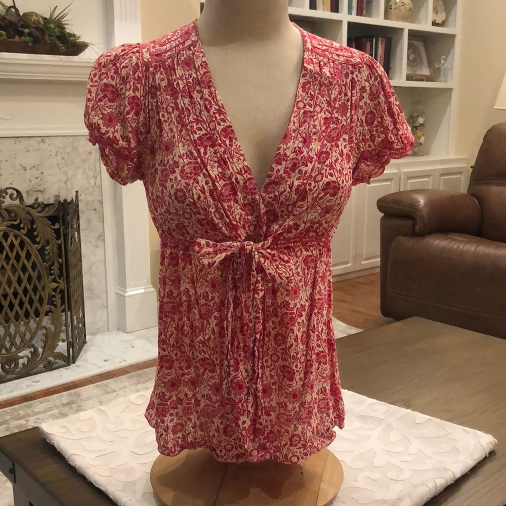 Sophie Max fuchsia/crème empire waist too with sag you can tie in a bow; v neck